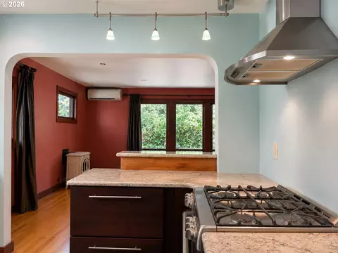 1387 Arthur St, Eugene, OR 97402 photo 5