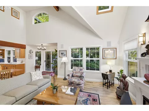 Living - 5260 Overbrook Ln, Eugene, OR 97405 photo 2 of 2