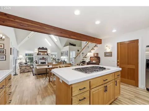 Kitchen - 5260 Overbrook Ln, Eugene, OR 97405 photo 7 of 7