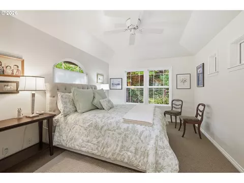 Bedroom - 5260 Overbrook Ln, Eugene, OR 97405 photo 2 of 4