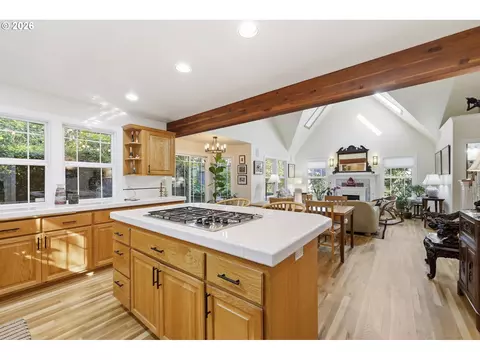 Kitchen - 5260 Overbrook Ln, Eugene, OR 97405 photo 2 of 7