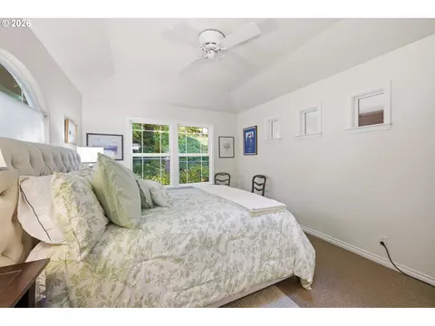 Bedroom - 5260 Overbrook Ln, Eugene, OR 97405 photo 1 of 4