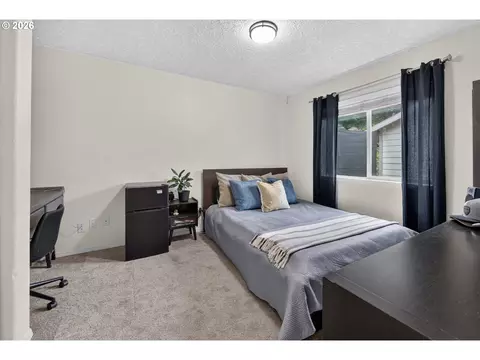 Bedroom - 2343 SE Williams Dr, Gresham, OR 97080 photo 1 of 5