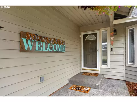 Entry Way - 2343 SE Williams Dr, Gresham, OR 97080 photo 1 of 4
