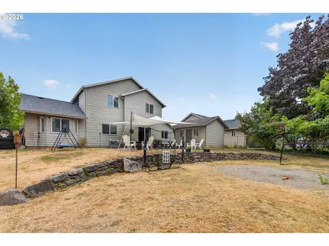 Exterior - 2343 SE Williams Dr, Gresham, OR 97080 photo 6 of 7