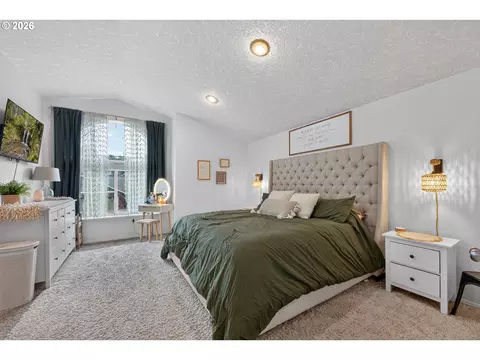 Bedroom - 2343 SE Williams Dr, Gresham, OR 97080 photo 2 of 5