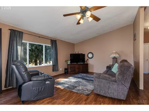 76654 Heath Rd, Rainier, OR 97048 photo 2