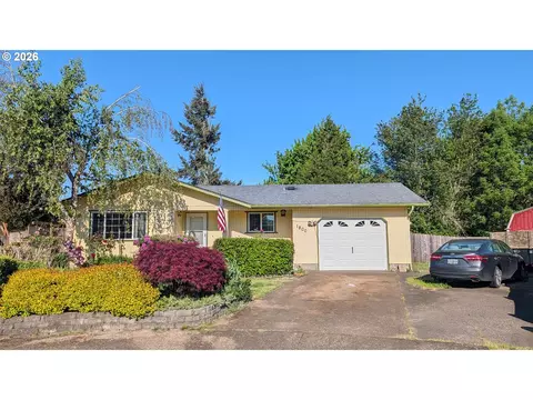 1800 Carver Pl, Cottage Grove, OR 97424