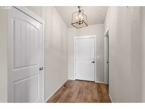 Entry Way - 122 Falcon Ct, Boardman, OR 97818 photo 1 of 1