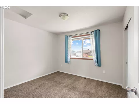 Bedroom - 122 Falcon Ct, Boardman, OR 97818 photo 3 of 6