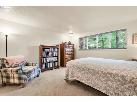 Bedroom - 2877 Timberline Dr, Eugene, OR 97405 photo 1 of 5