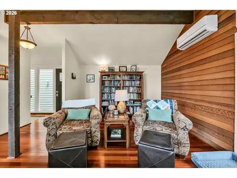 Living - 2877 Timberline Dr, Eugene, OR 97405 photo 5 of 5