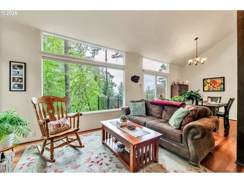 Living - 2877 Timberline Dr, Eugene, OR 97405 photo 3 of 5