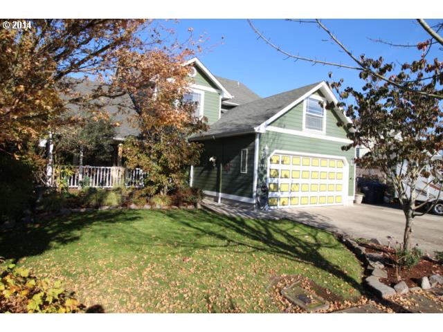 2302 Loch Dr, Springfield, OR 97477 photo 1