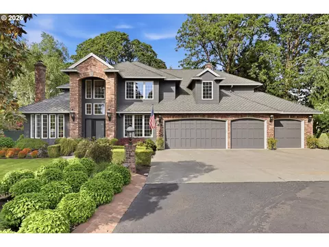 847 NE Rogahn St, Hillsboro, OR 97124