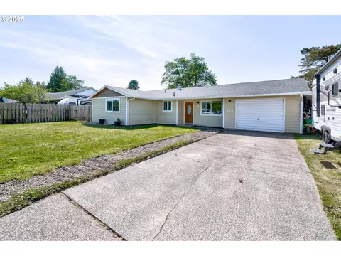 173 NW Cedar Ave, Warrenton, OR 97146