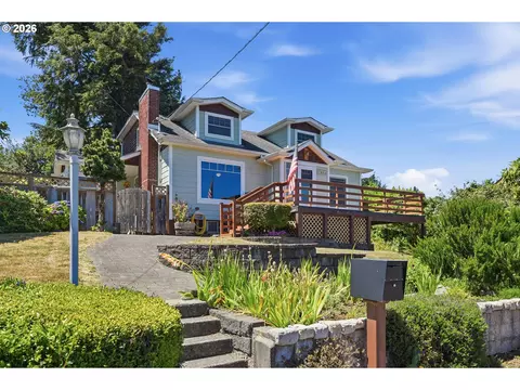 1954 Madrona St, North Bend, OR 97459