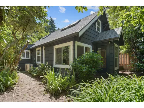 8626 SE 28th Pl, Milwaukie, OR 97222