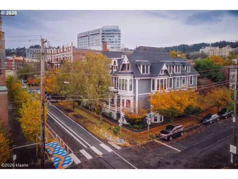 133 NW 18th Ave, Portland, OR 97209