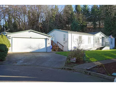 13460 SE Raymond St, Portland, OR 97236