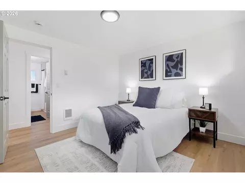 Bedroom - 1682 Larkspur Loop, Eugene, OR 97401 photo 2 of 5