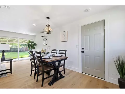 Dining - 1682 Larkspur Loop, Eugene, OR 97401 photo 1 of 1