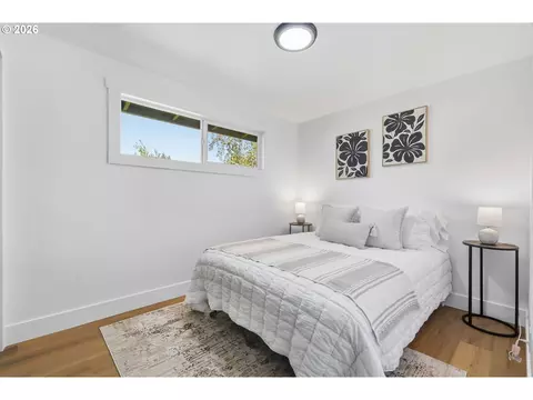 Bedroom - 1682 Larkspur Loop, Eugene, OR 97401 photo 3 of 5