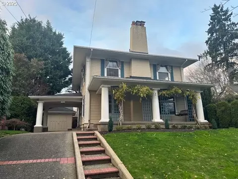 3709 NE Couch St, Portland, OR 97232