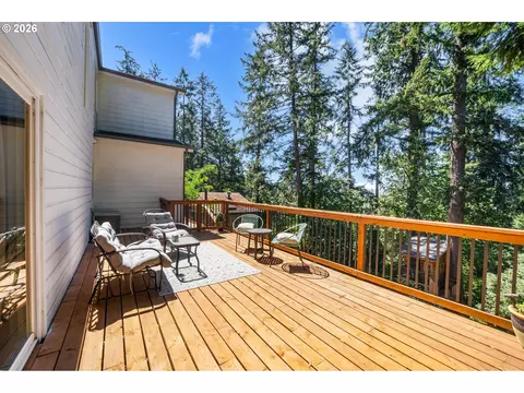 Exterior - 1680 Westover Dr, Eugene, OR 97403 photo 3 of 4