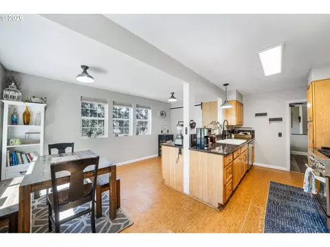 Kitchen - 1680 Westover Dr, Eugene, OR 97403 photo 2 of 3