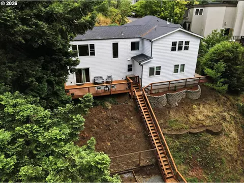 Exterior - 1680 Westover Dr, Eugene, OR 97403 photo 2 of 4