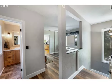 Entry Way - 1680 Westover Dr, Eugene, OR 97403 photo 1 of 3
