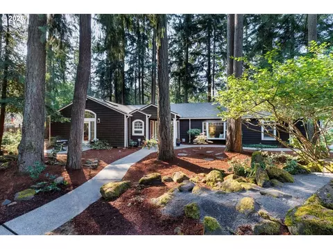 5272 Tree St, Lake Oswego, OR 97035