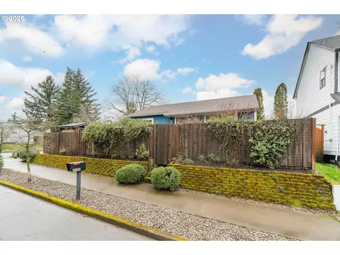 8609 SE Flavel St, Portland, OR 97266