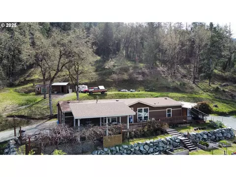 463 Huffman St, Canyonville, OR 97417