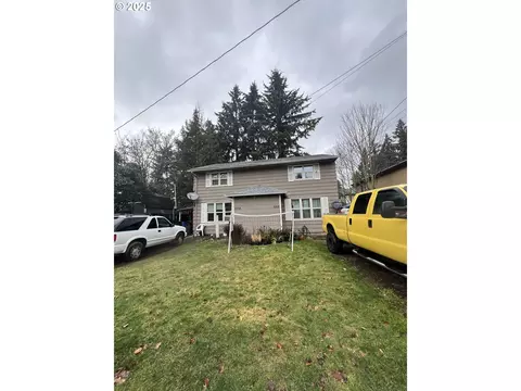 3208 E 17th St, Vancouver, WA 98661