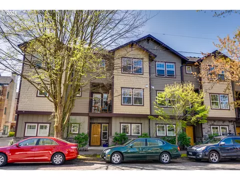 3308 SE Alder St #5, Portland, OR 97214