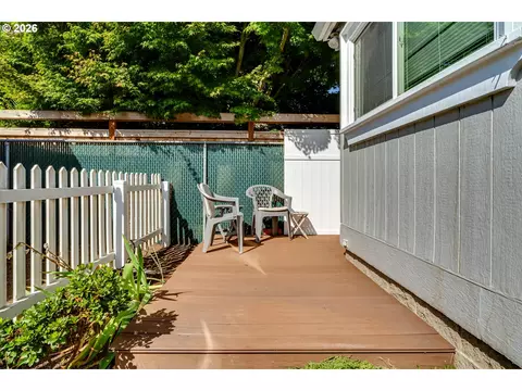 Exterior - 5301 Glenn Ellen Dr, Eugene, OR 97402 photo 4 of 5