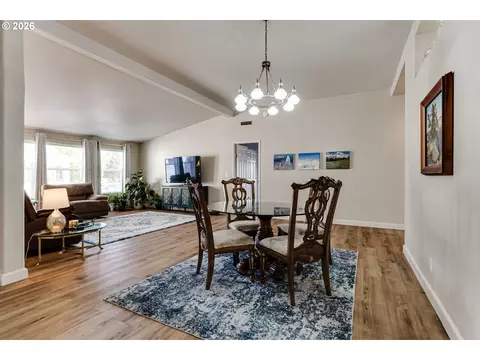 Dining - 5301 Glenn Ellen Dr, Eugene, OR 97402 photo 6 of 6