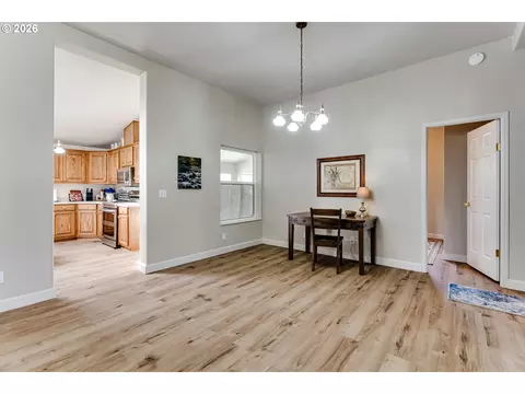 Dining - 5301 Glenn Ellen Dr, Eugene, OR 97402 photo 3 of 6