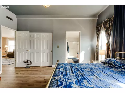 Bedroom - 5301 Glenn Ellen Dr, Eugene, OR 97402 photo 2 of 5