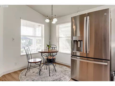 Dining - 5301 Glenn Ellen Dr, Eugene, OR 97402 photo 4 of 6
