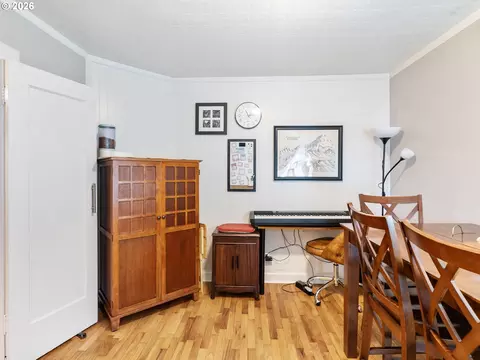 Dining - 3003 Watson Ave, Vancouver, WA 98661 photo 1 of 2