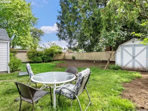 Exterior - 3003 Watson Ave, Vancouver, WA 98661 photo 4 of 8