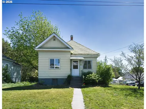 Exterior - 402404 NW 7th St, Pendleton, OR 97801 photo 1 of 9
