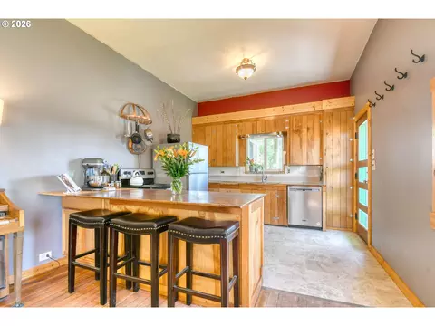 Kitchen - 402404 NW 7th St, Pendleton, OR 97801 photo 1 of 4