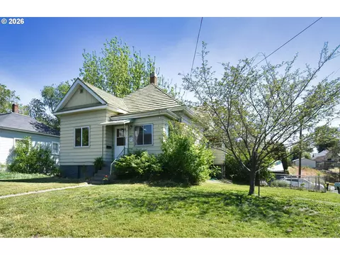 402404 NW 7th St, Pendleton, OR 97801