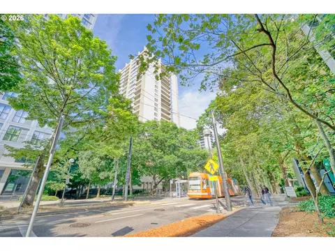 255 SW Harrison St #11D, Portland, OR 97201