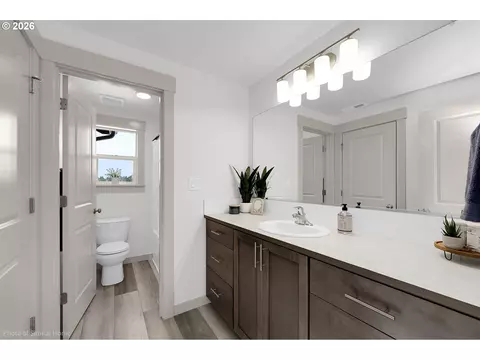 Bath - 545 Mountaingate Dr #20, Springfield, OR 97478 photo 4 of 5