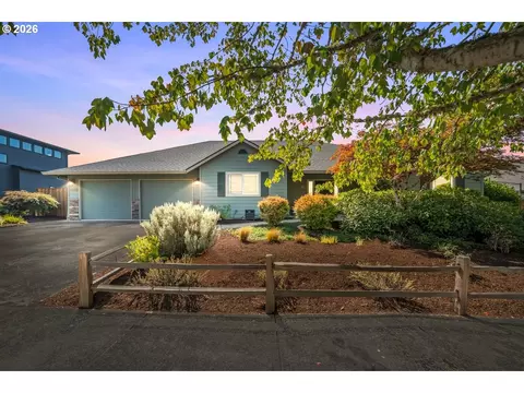 2662 NW Mt Ashland Dr, Mcminnville, OR 97128